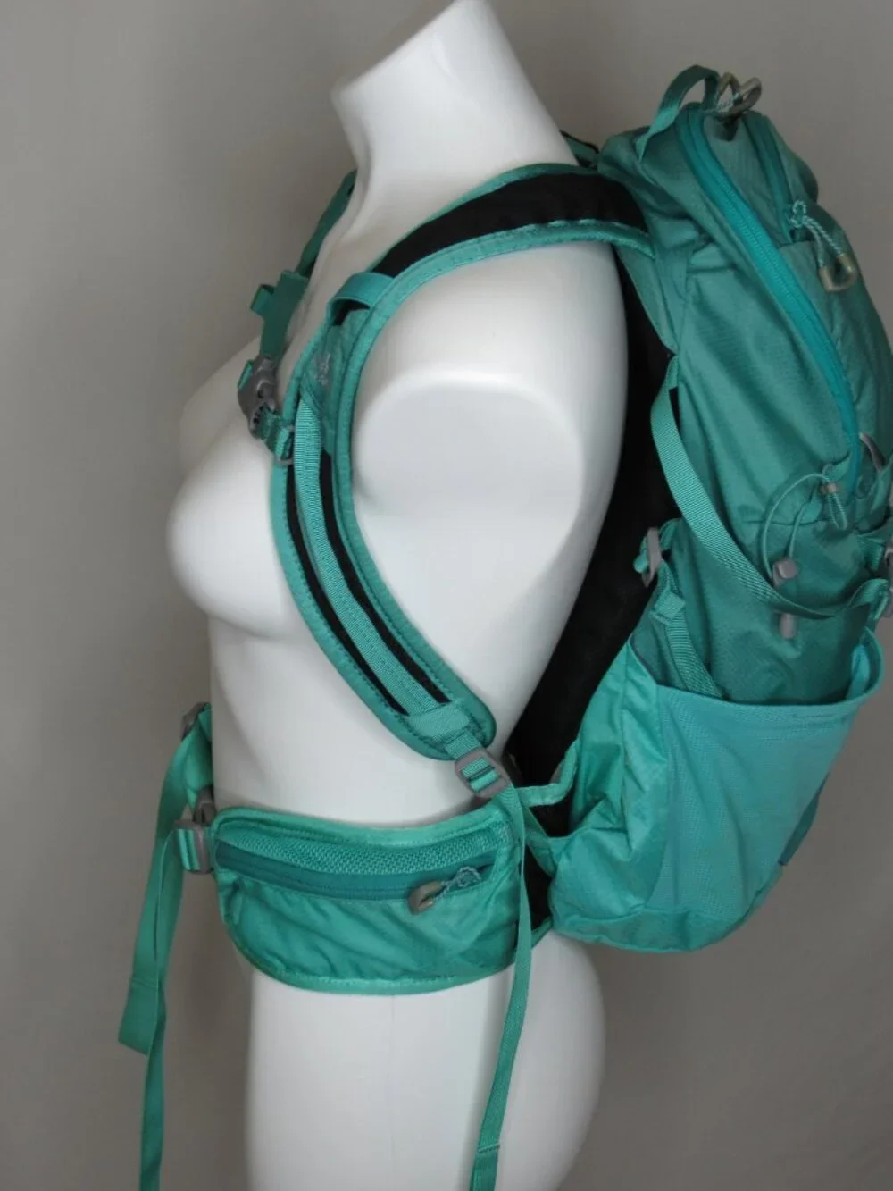 The North Face Green ALEIA 22 Hiking Camping Backpack M L